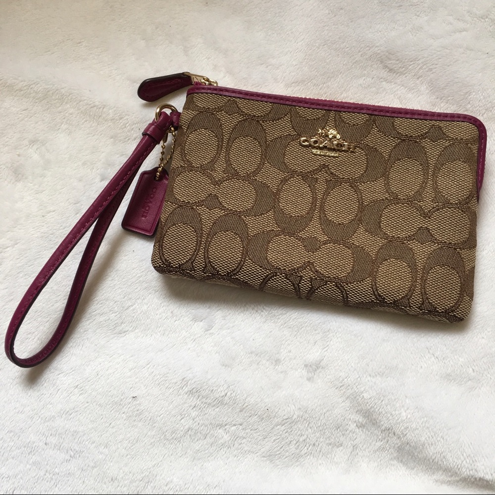 NEW Coach Signature Wristlet